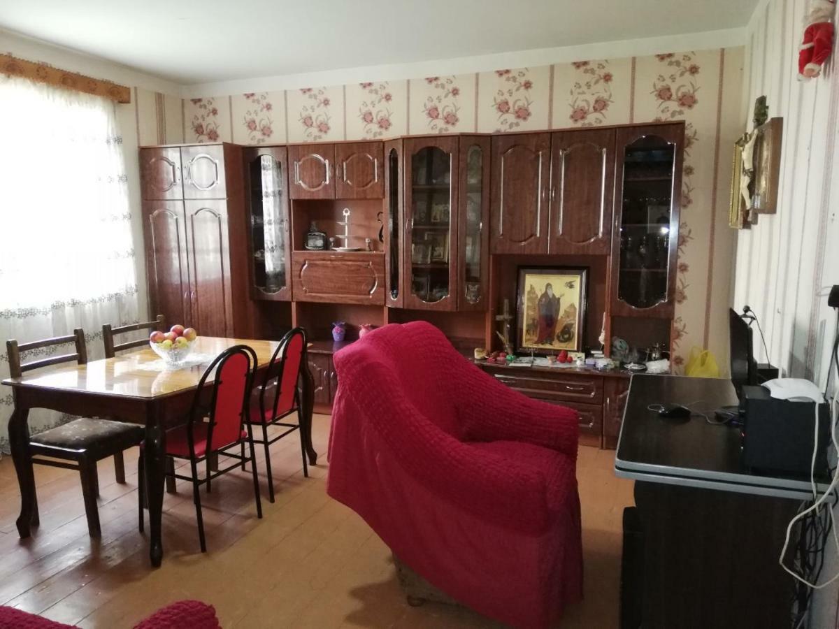 Udabno Naili Exterior foto